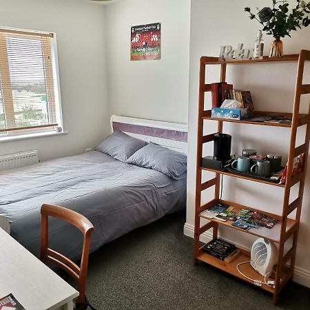 Bright And Cozy Room With Double Bed, Private Bathroom Not Ensuite, Breakfast To Go Dublín Exterior foto
