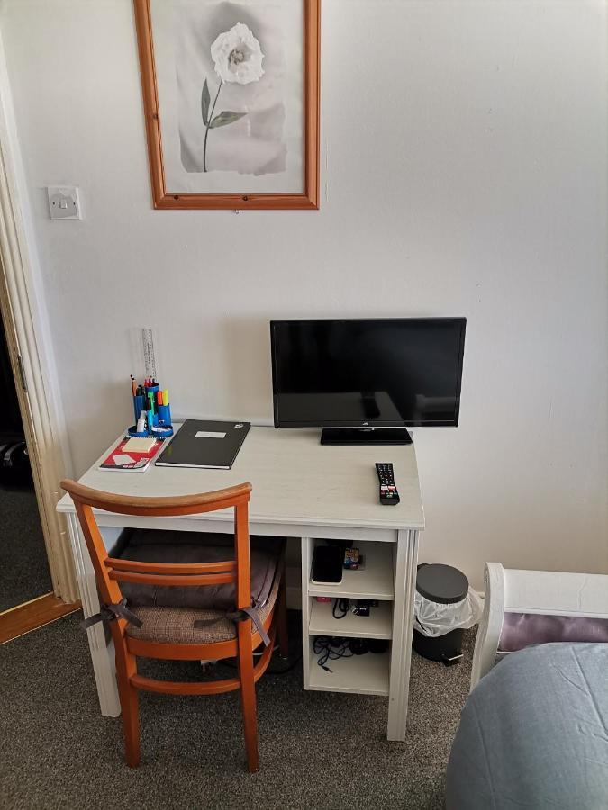 Bright And Cozy Room With Double Bed, Private Bathroom Not Ensuite, Breakfast To Go Dublín Exterior foto