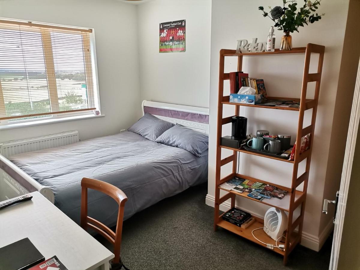Bright And Cozy Room With Double Bed, Private Bathroom Not Ensuite, Breakfast To Go Dublín Exterior foto